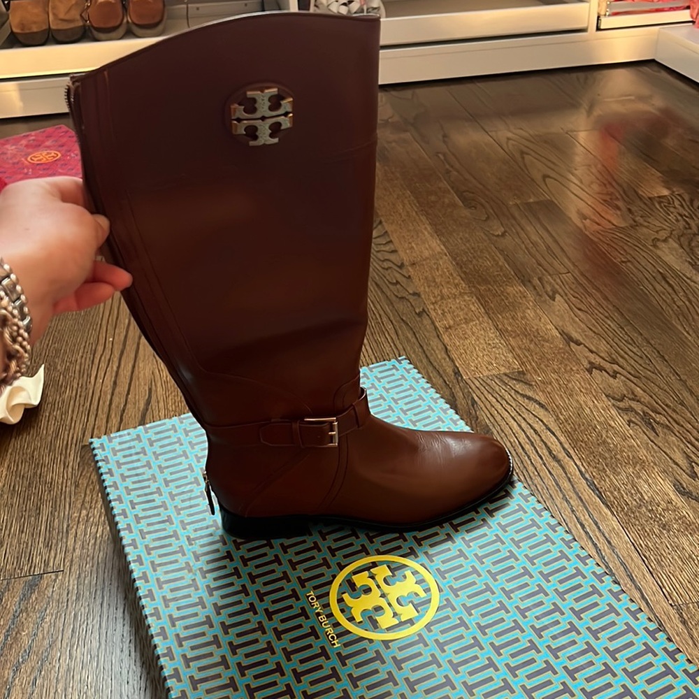 NEW Tory Burch Adeline 20MM riding boots in Almond size 9.5